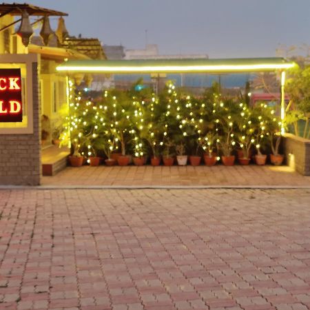 Brick Field Otel Varanasi Dış mekan fotoğraf