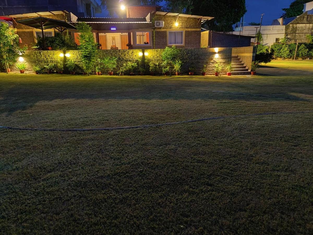 Brick Field Otel Varanasi Dış mekan fotoğraf