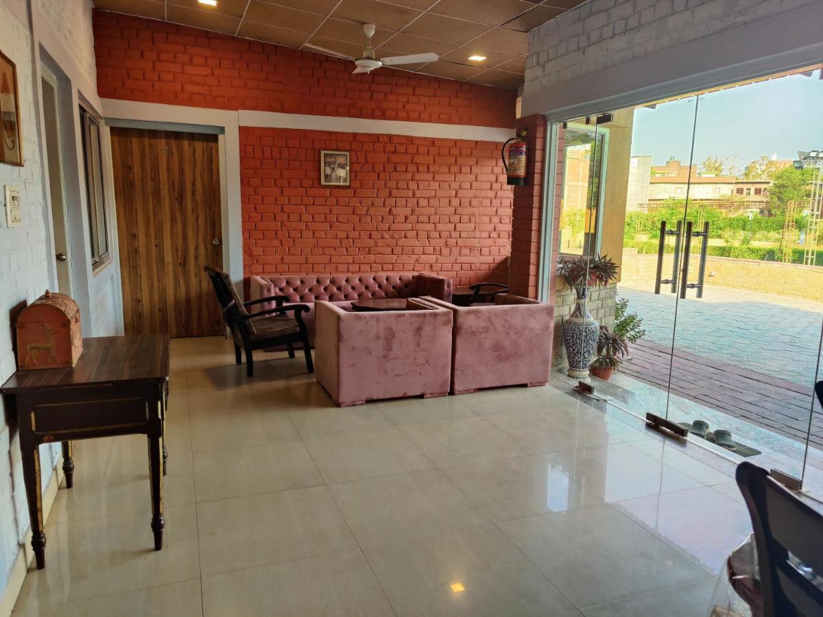 Brick Field Otel Varanasi Dış mekan fotoğraf