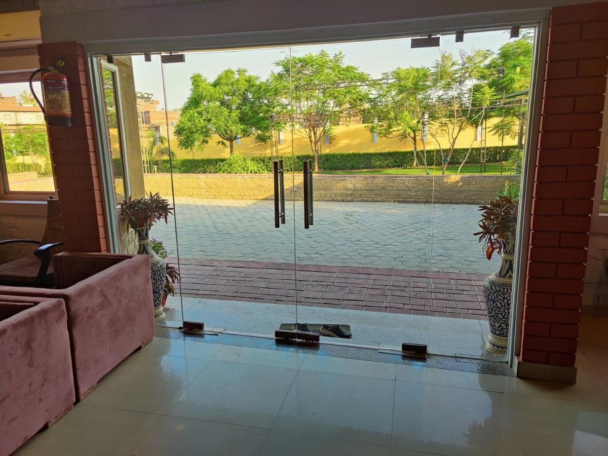 Brick Field Otel Varanasi Dış mekan fotoğraf