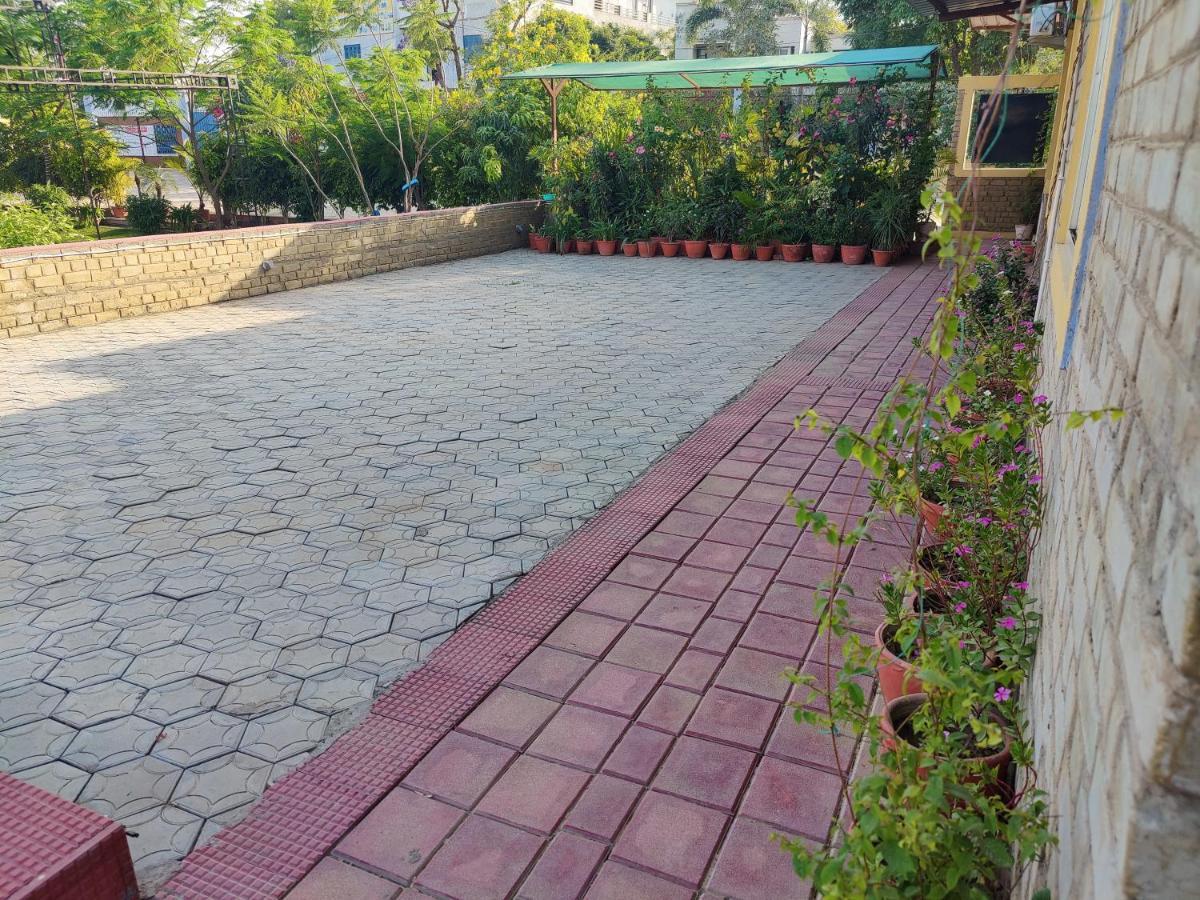 Brick Field Otel Varanasi Dış mekan fotoğraf