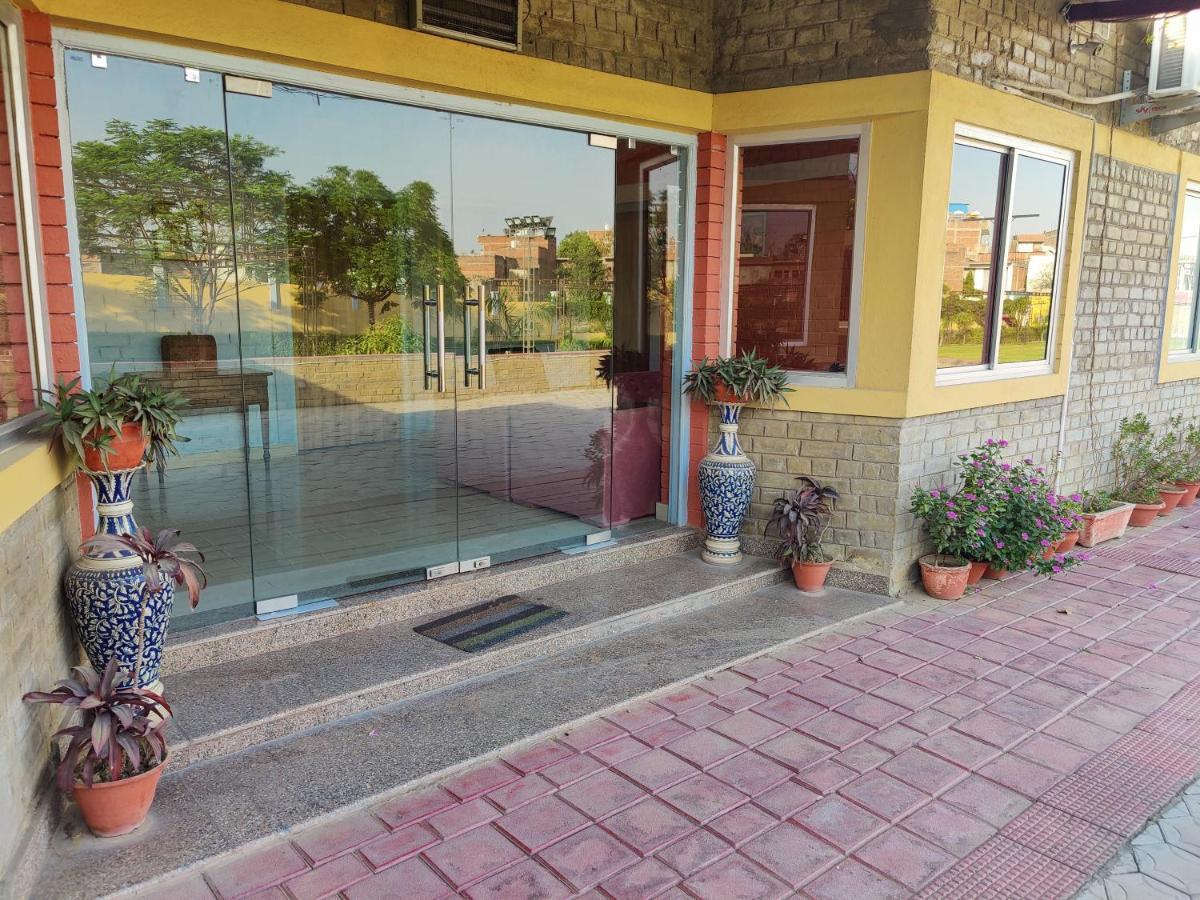 Brick Field Otel Varanasi Dış mekan fotoğraf