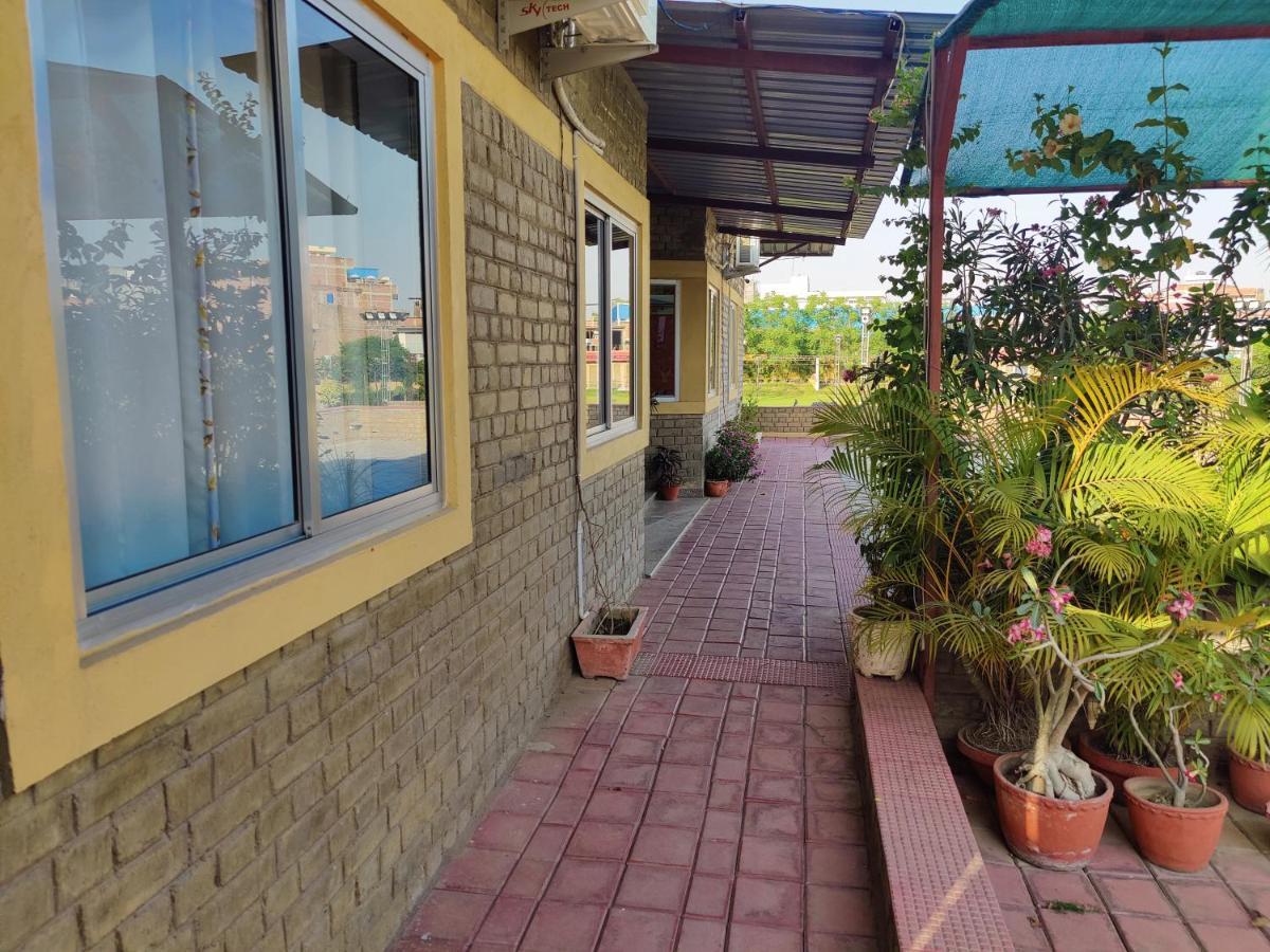 Brick Field Otel Varanasi Dış mekan fotoğraf