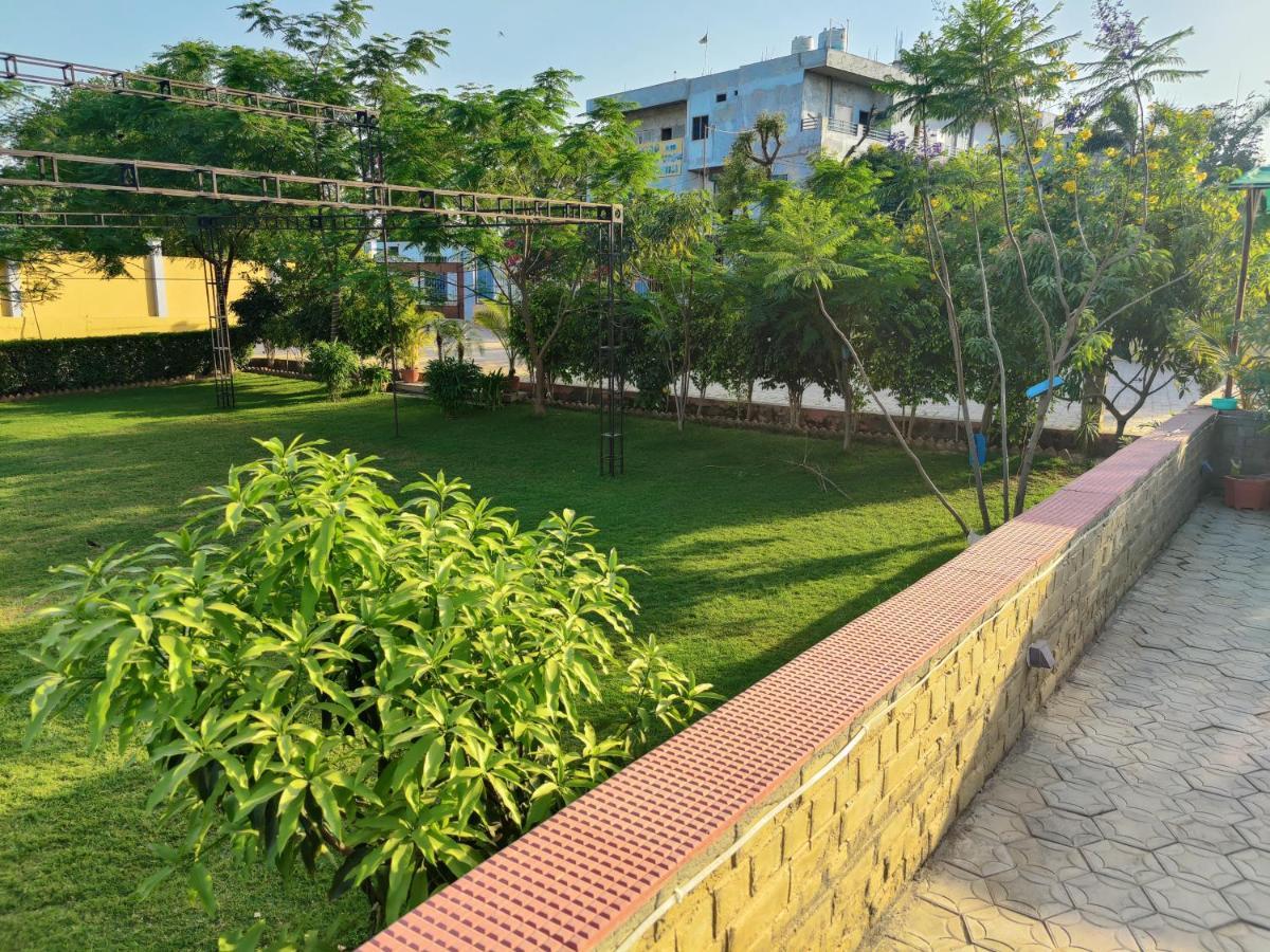 Brick Field Otel Varanasi Dış mekan fotoğraf